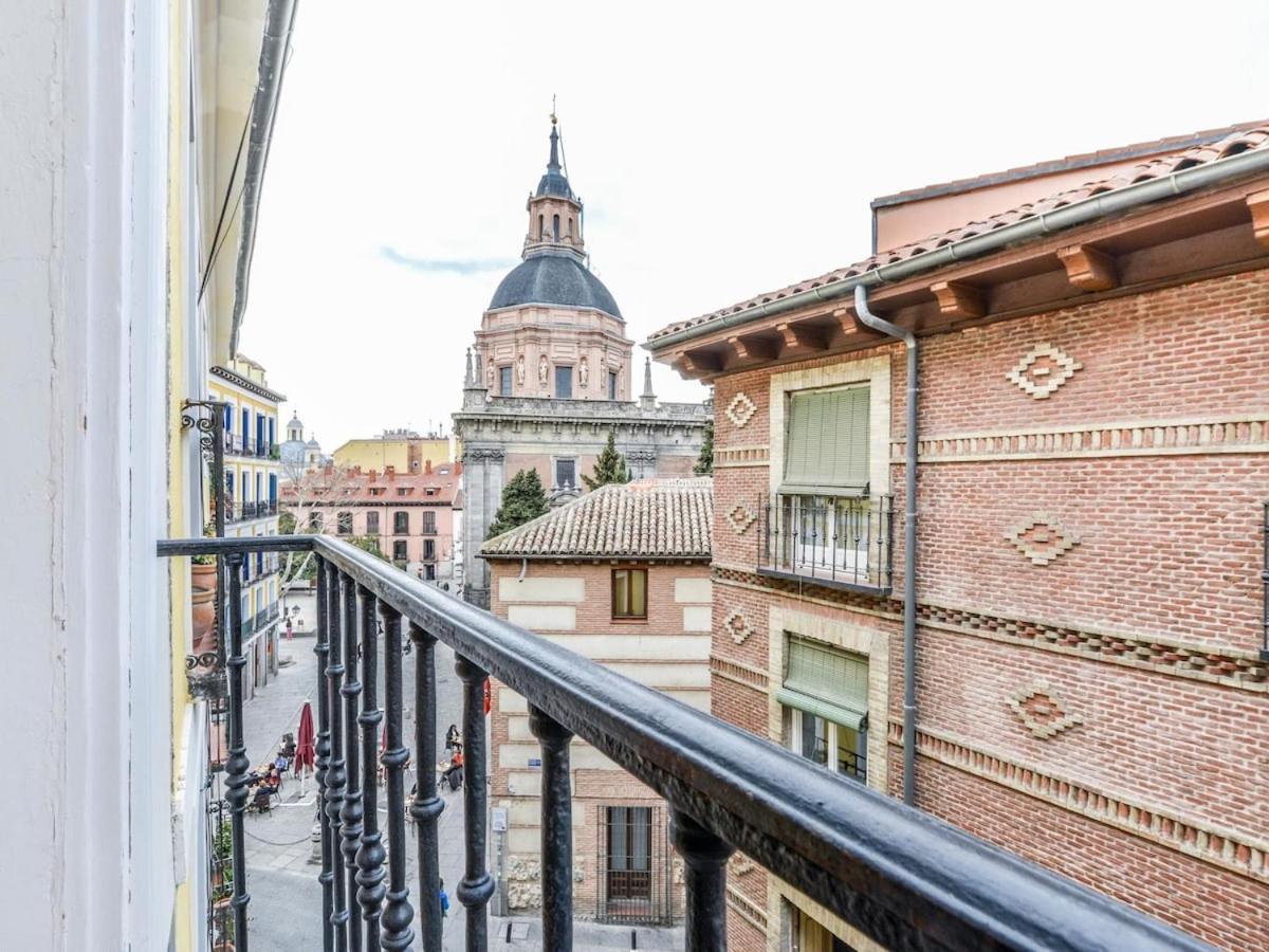 Apartamento Cava Baja Alquiler Temporal Madrid Bagian luar foto