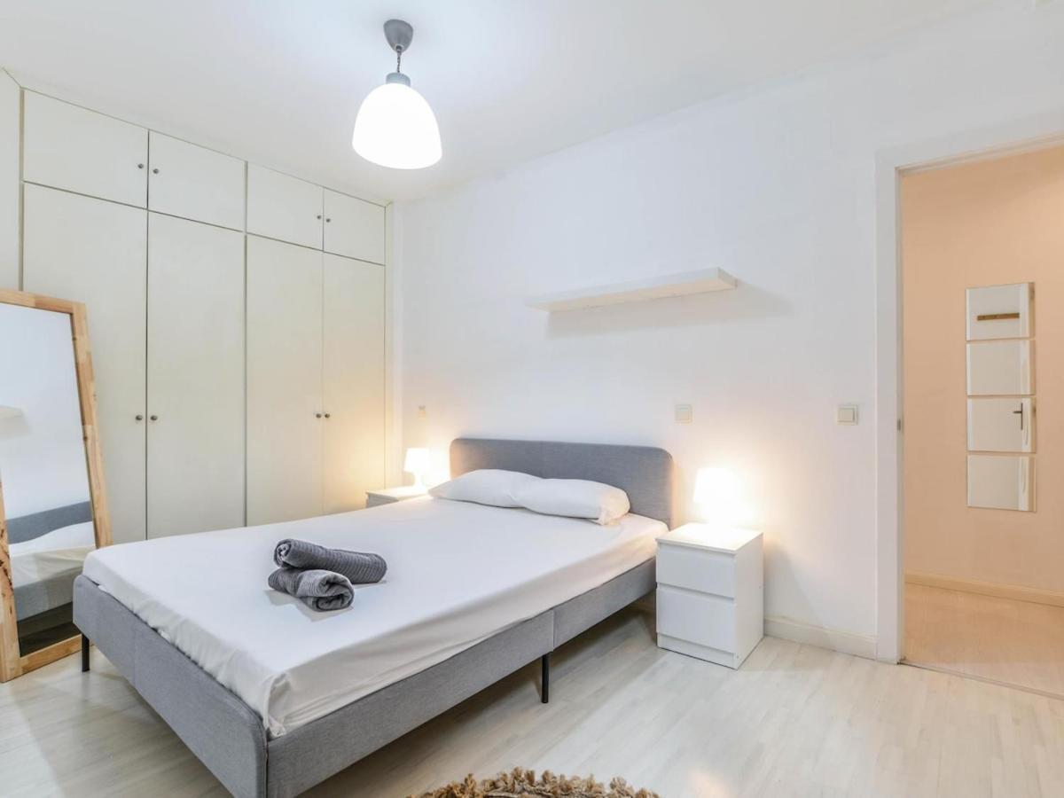 Apartamento Cava Baja Alquiler Temporal Madrid Bagian luar foto